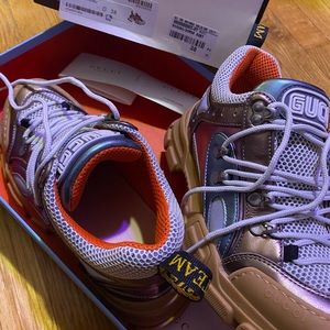 SOLD —— Gucci Leather 
Flashtrek Sneakers